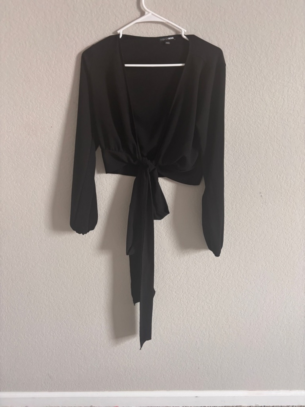 Fashion Nova Black Tie-Front Crop Blouse